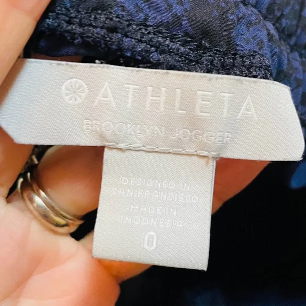 Athleta Brooklyn Jogger Pant Python Snake Printed Blue Black Tuxedo Athletic